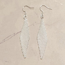 Load image into Gallery viewer, Diamond Cut Mesh Silver Earrings