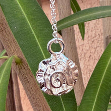 Load image into Gallery viewer, Wavy Flower Sterling Silver Necklace