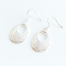 Load image into Gallery viewer, Oval Filigree Silver Dangle Earrings